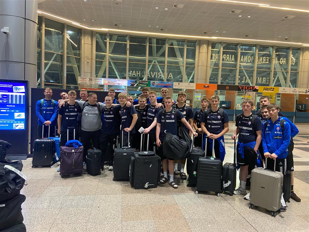 وصول بعثات المنتخبات المشاركة في البطولة