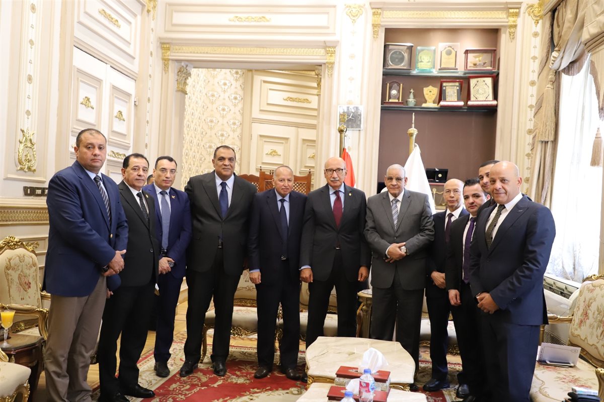 رئيس نادي قضاة جنوب سيناء يهنئ رئيس مجلس القضاء الأعلى