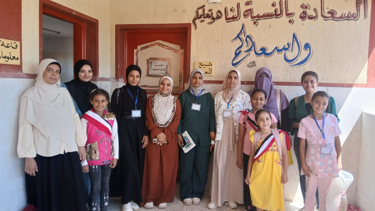 فتيات قنا يدلين بأصواتهن في انتخابات الشيوخ 