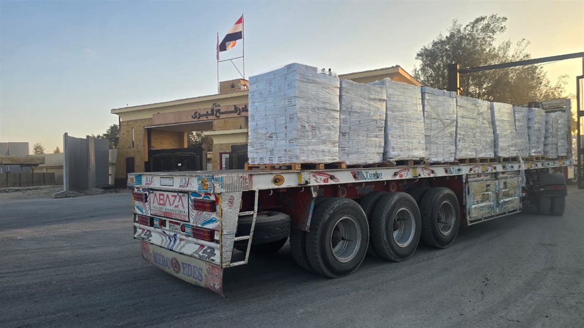 شاحنات المساعدات الامارتية 