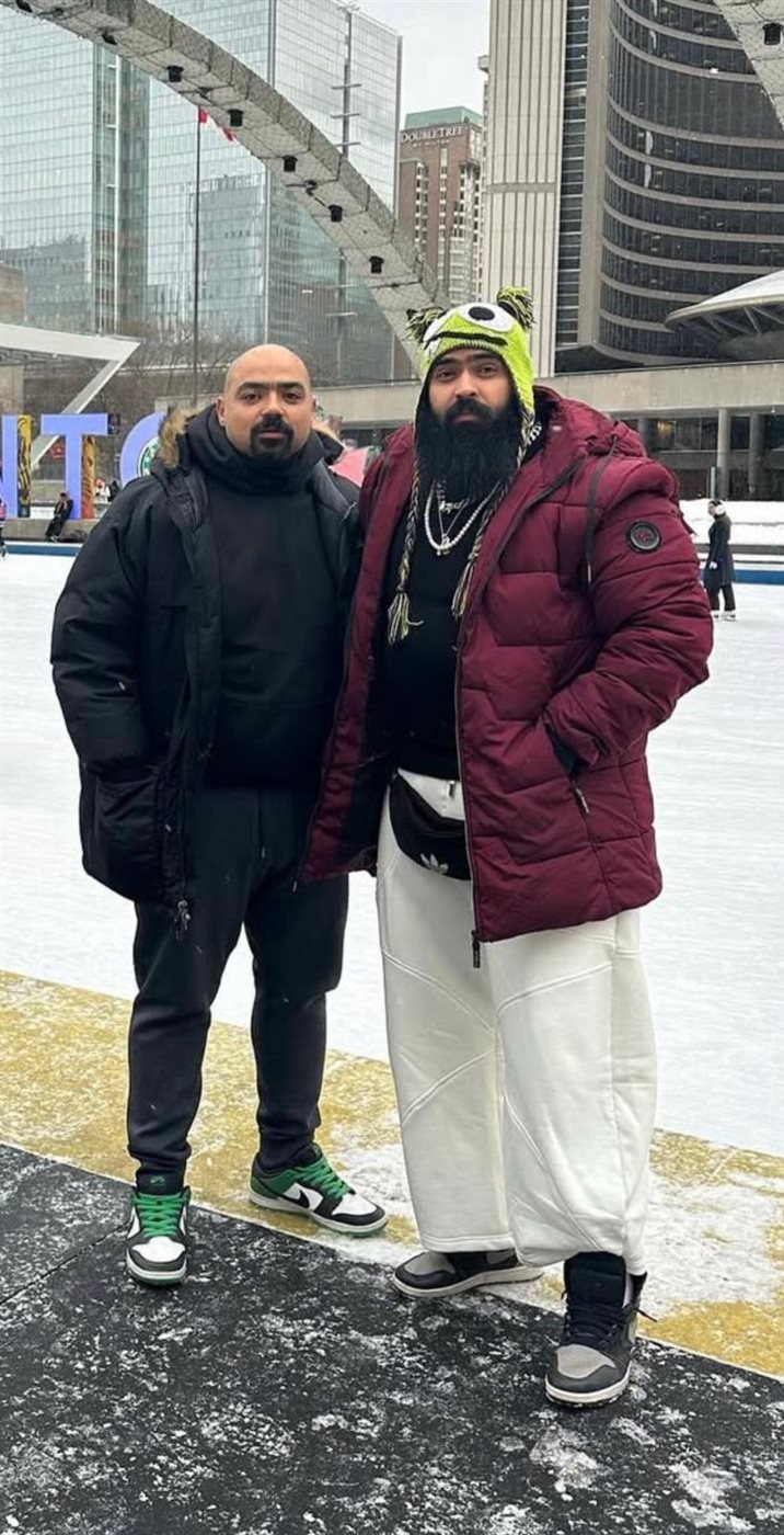 عبد العاطي وشقيقه 