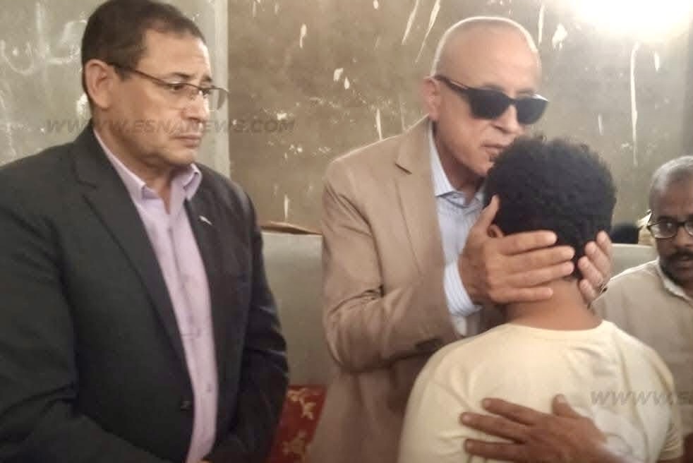 محافظ الأقصر يعزي فقيدي الواجب