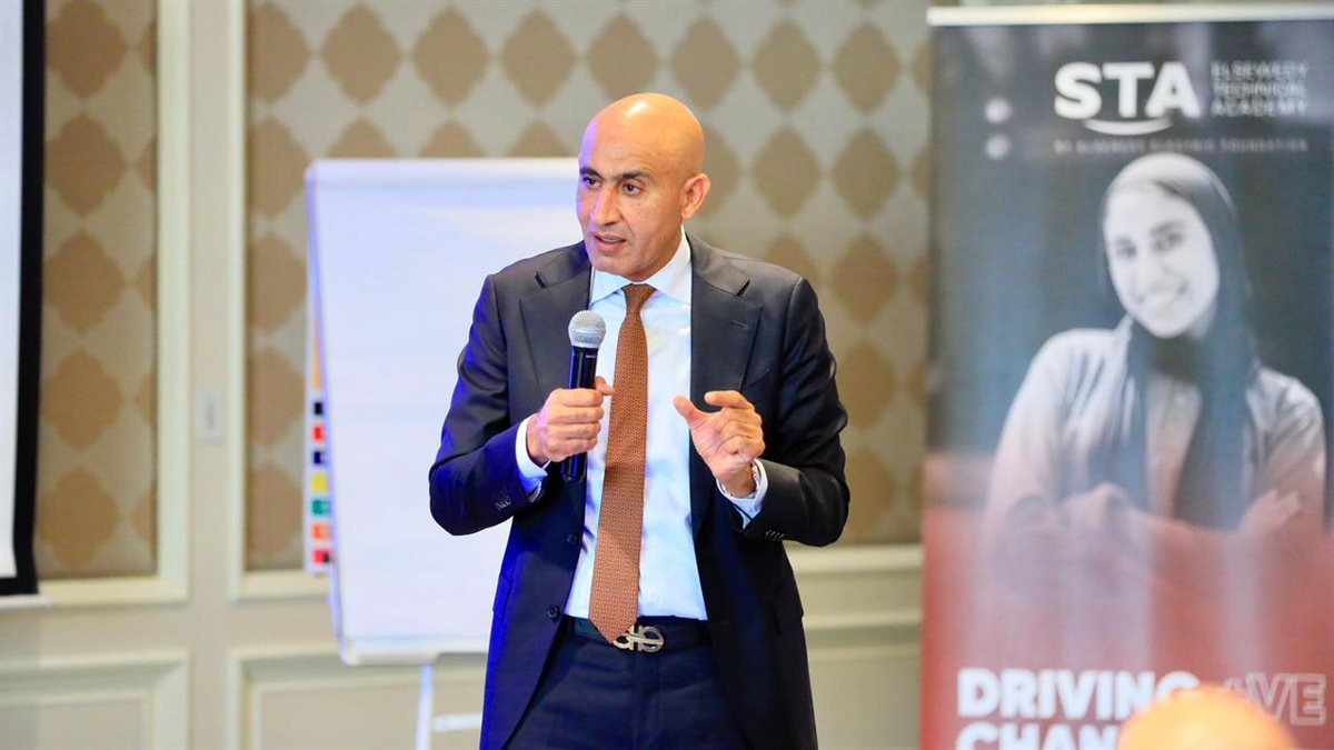 محمد عبد اللطيف وزير التربية والتعليم