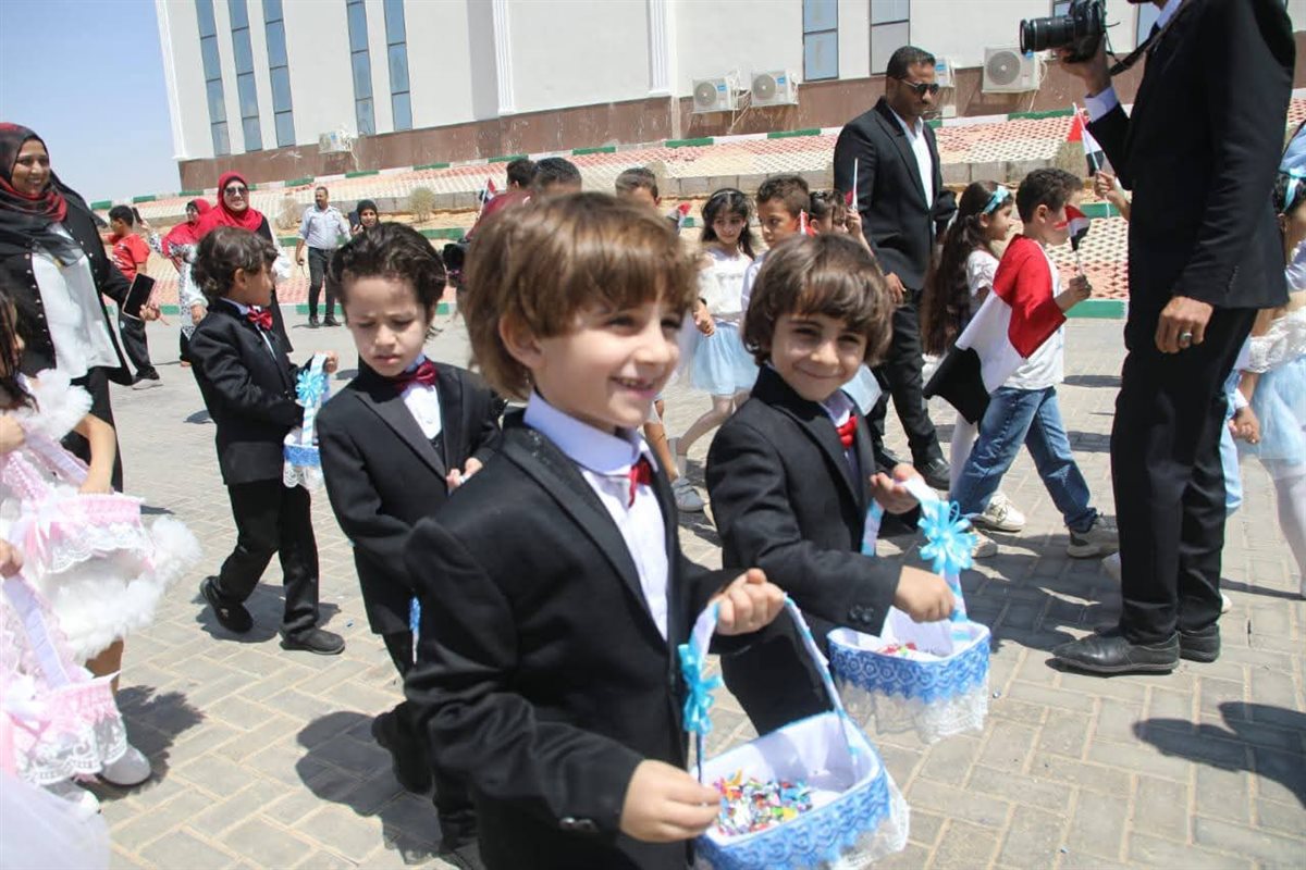 مسيرة شرفية لأوائل الشهادات العامة والأزهرية والفنية