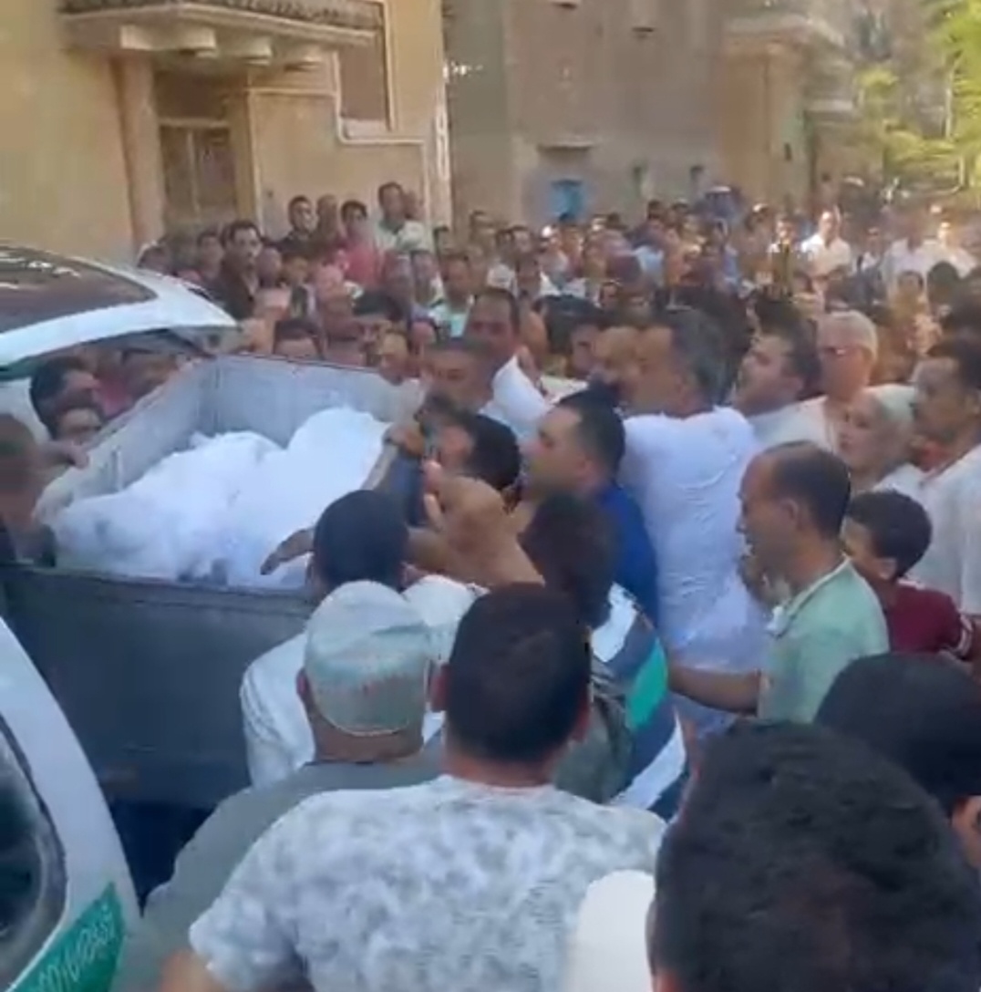 تشييع جثامين شقيقين صدمهما قطار بمحطة إيتاي البارود