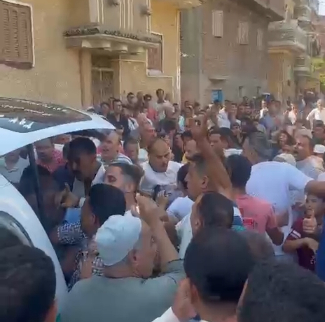 تشييع جثامين شقيقين صدمهما قطار بمحطة إيتاي البارود