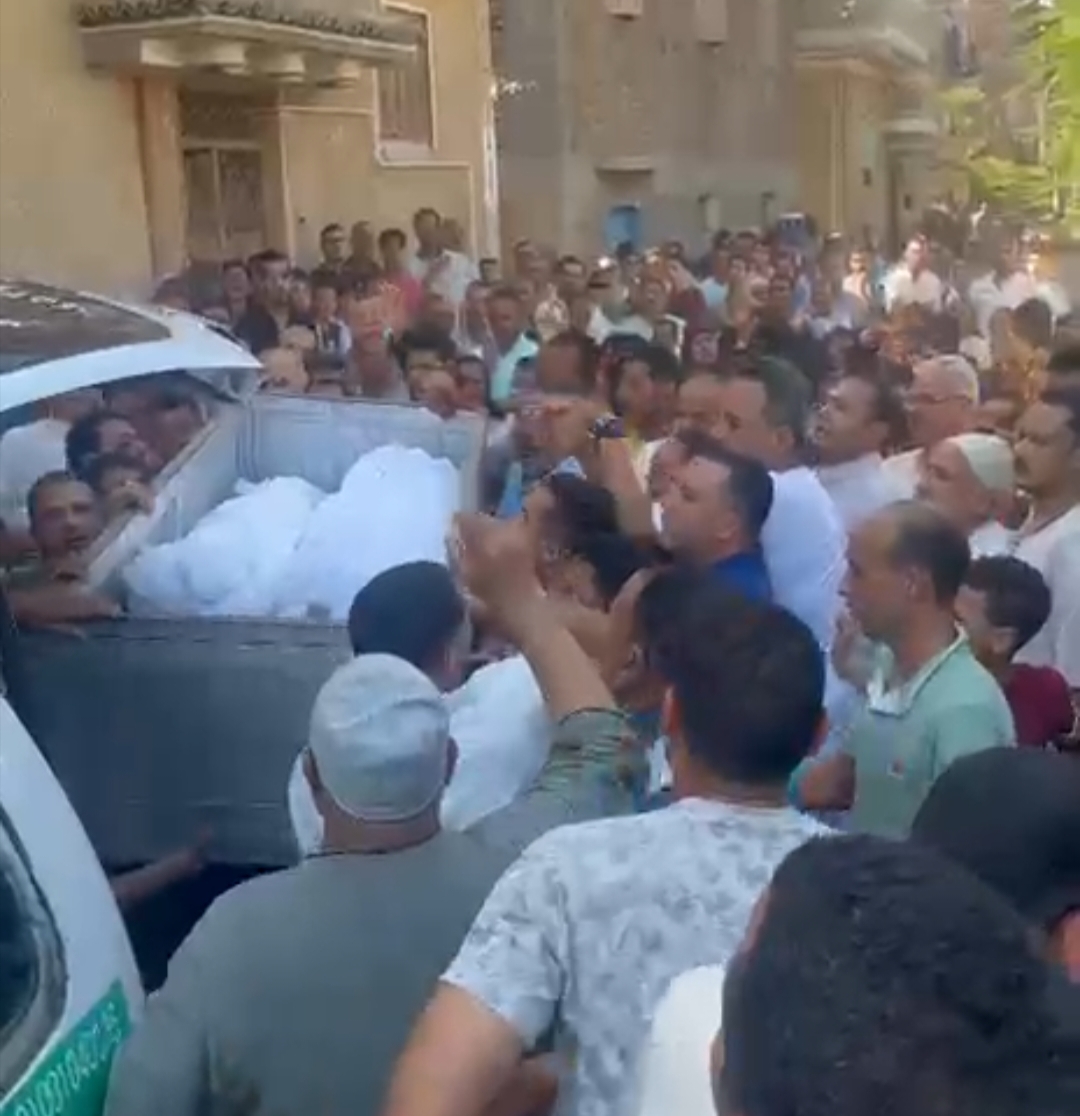 تشييع جثامين شقيقين صدمهما قطار بمحطة إيتاي البارود