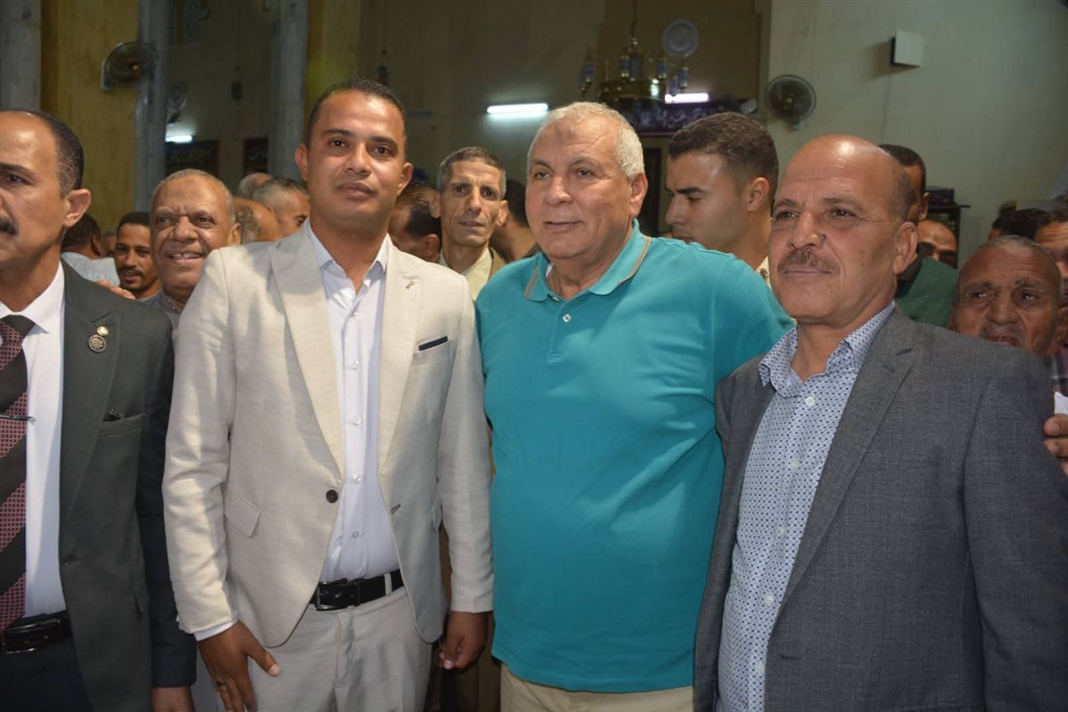 جانب من حضور محافظ الوادى الجديد لمراسم عقد القران