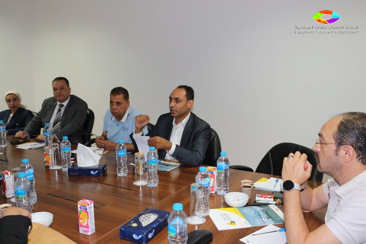 لجنة النقل باتحاد الغرف السياحية يتفقد مركز تدريب السائقين بـ 15 مايو ويدعو لتوسع نشاطه محليًا ودوليًا