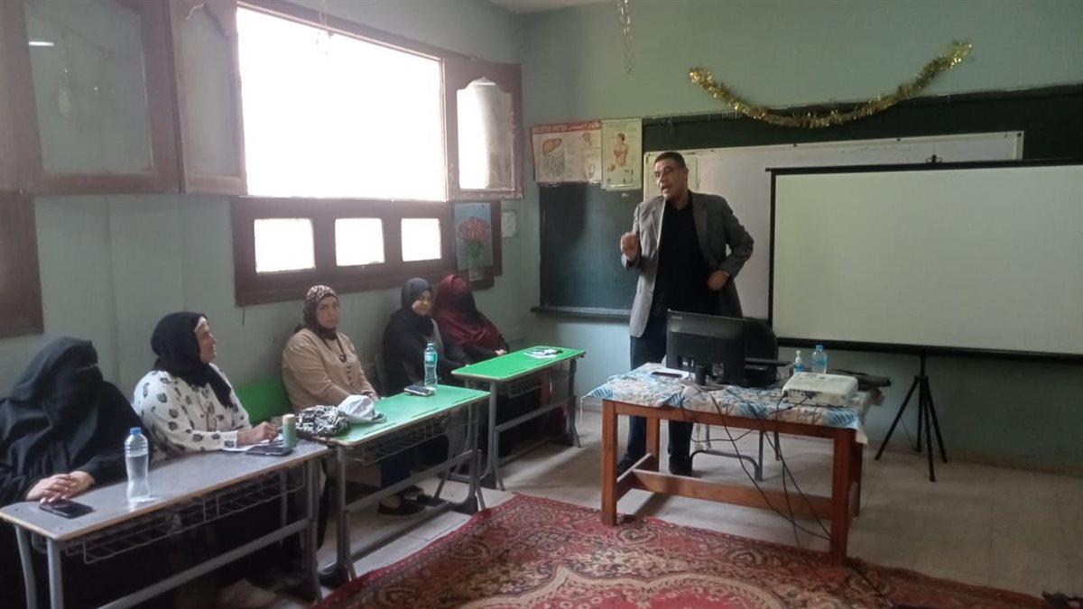 برامج تدريب ترقي المعلمين بالمناطق الأزهرية