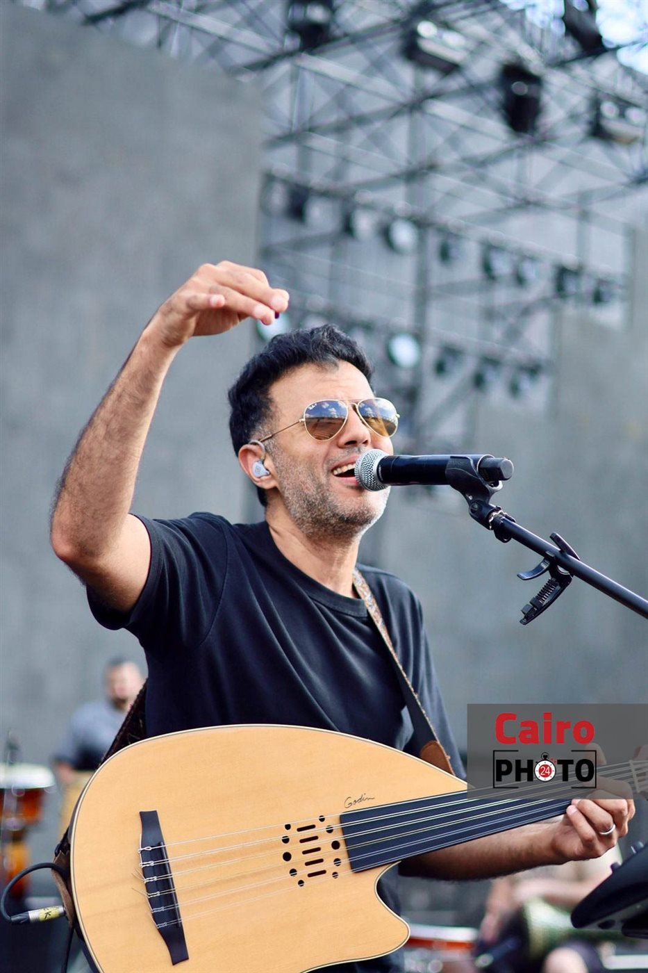 لقطات حصرية من بروفات حمزة نمرة لحفله الجديد في المسرح الروماني