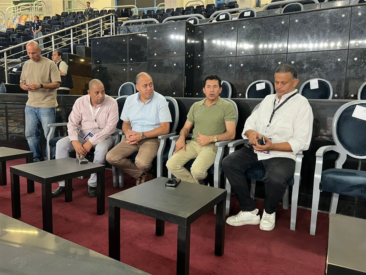 وزير الرياضة يتفقد صالة استاد القاهرة المستضيفة لكأس العالم لكرة اليد للناشئين<br> 