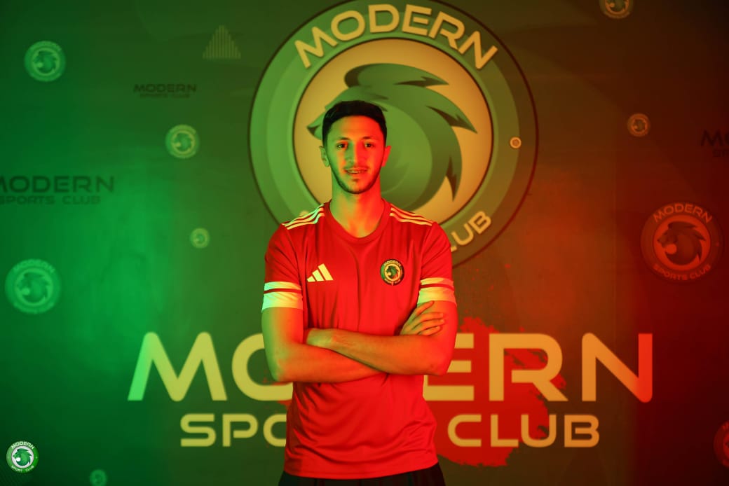 <strong>مصطفى مخلوف</strong>