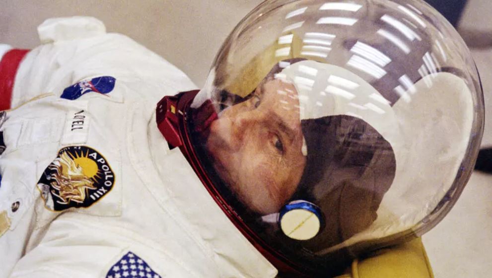 رائد الفضاء جيم لوفيل