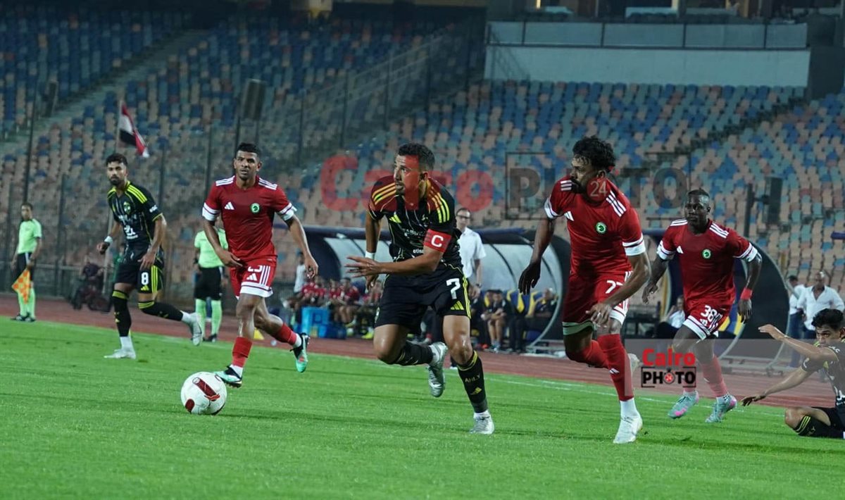 <strong>مباراة الأهلي ومودرن سبورت في الدوري الممتاز</strong>