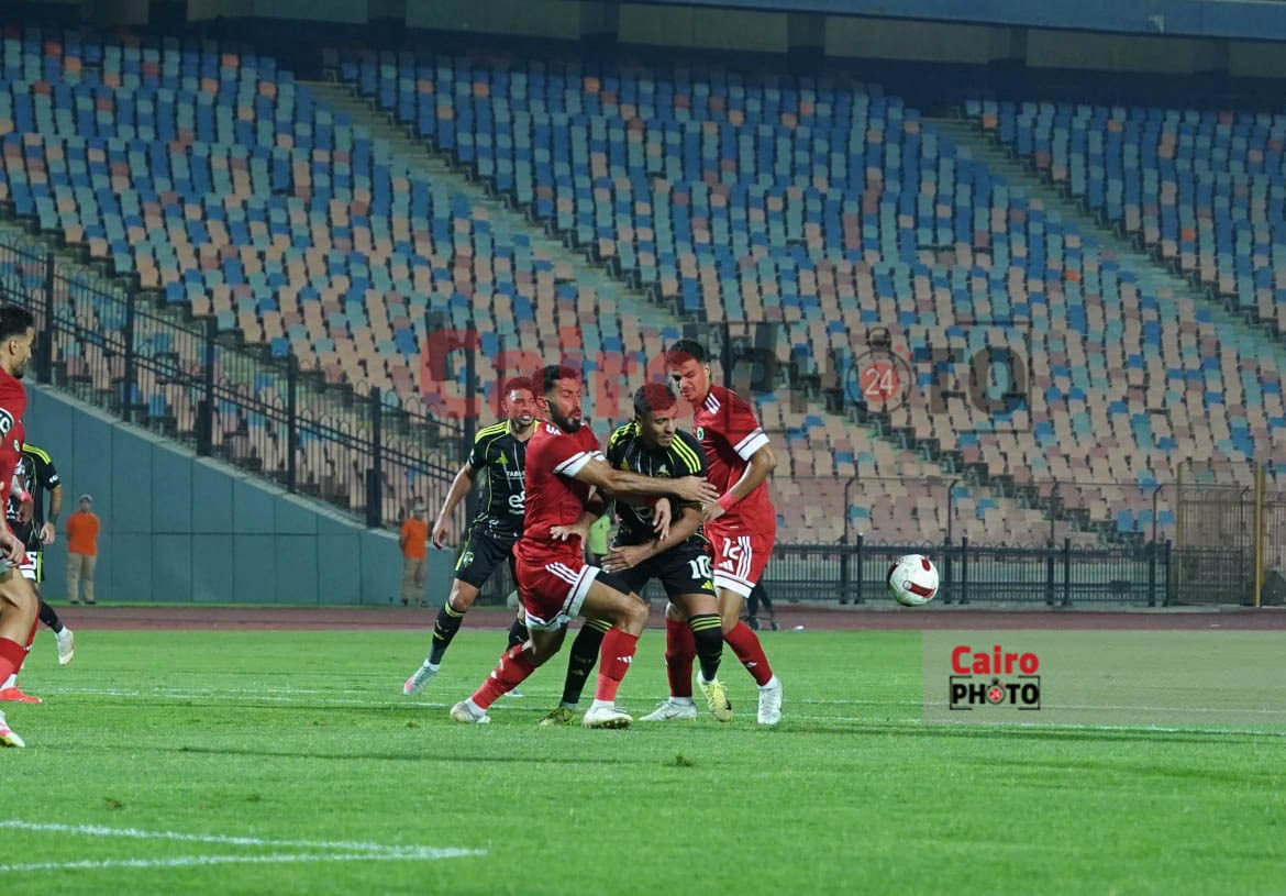 <strong>مباراة الأهلي ومودرن سبورت في الدوري الممتاز</strong>