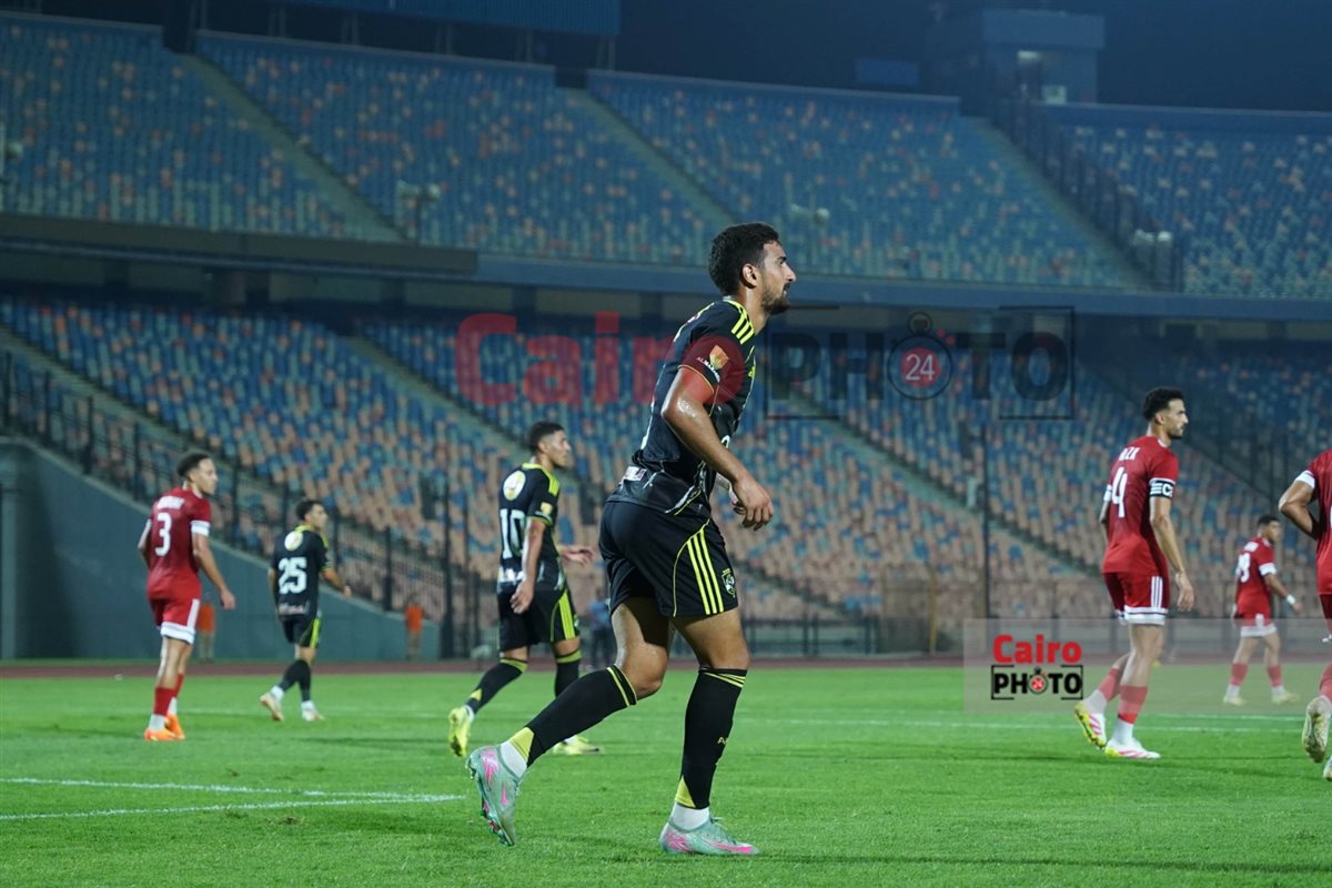 <strong>مباراة الأهلي ومودرن سبورت في الدوري الممتاز</strong>