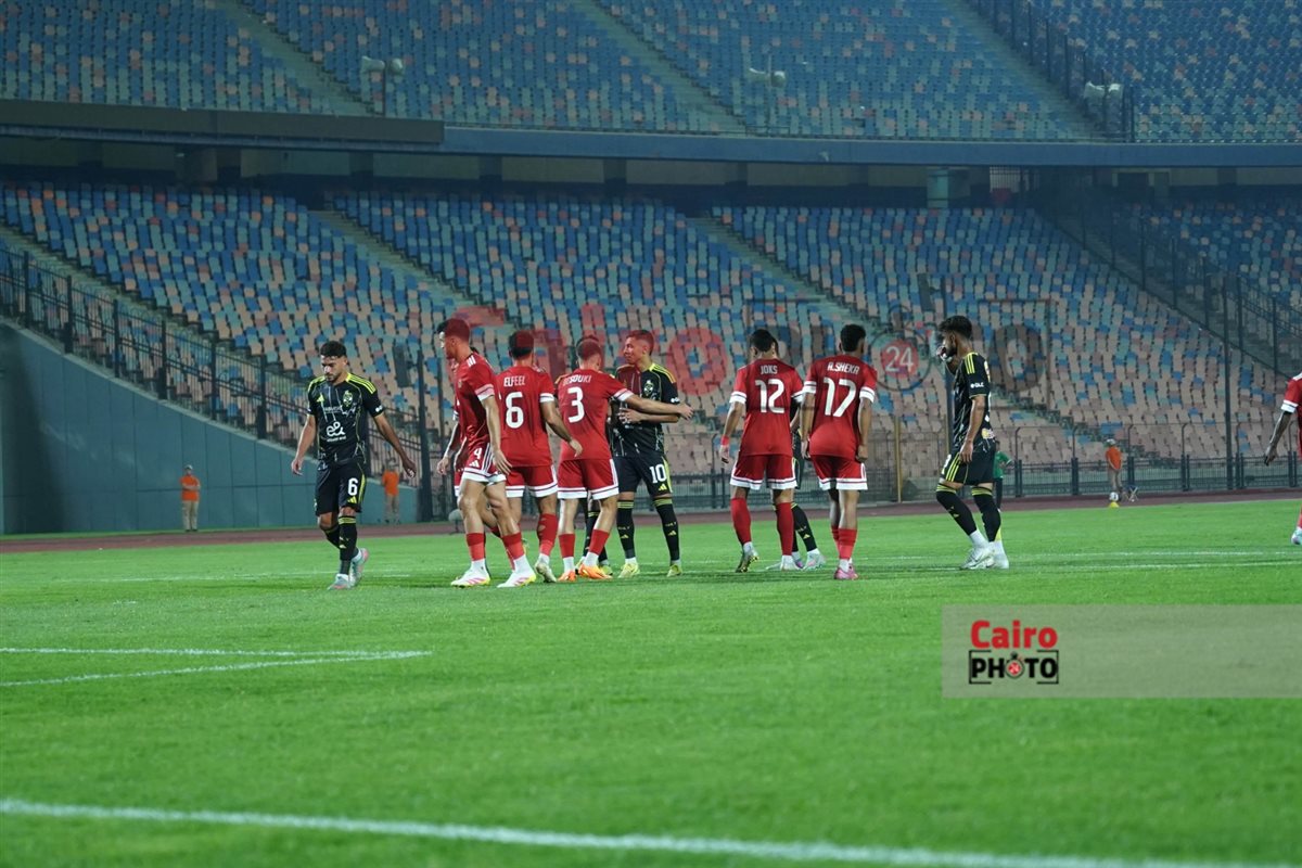 <strong>مباراة الأهلي ومودرن سبورت في الدوري الممتاز</strong>