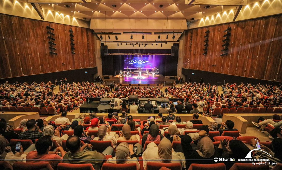 حمزة نمرة يتألق في حفله ضمن فعاليات مهرجان الصيف الدولي بمكتبة الإسكندرية 