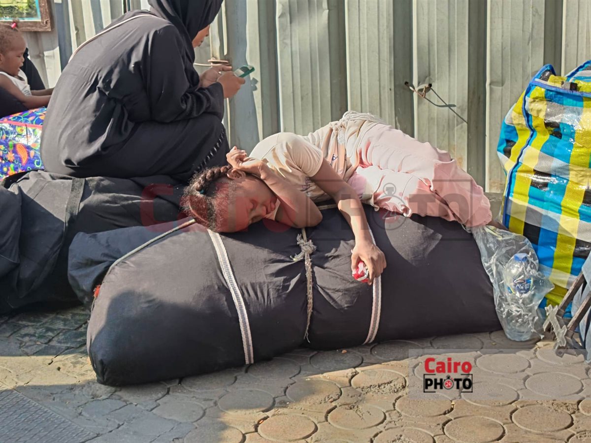 استعدادات قبل انطلاق قطار نقل السودانيين إلى وطنهم عبر السكك الحديدية