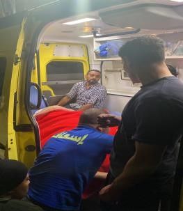 نقل مسنة إلى المستشفى 