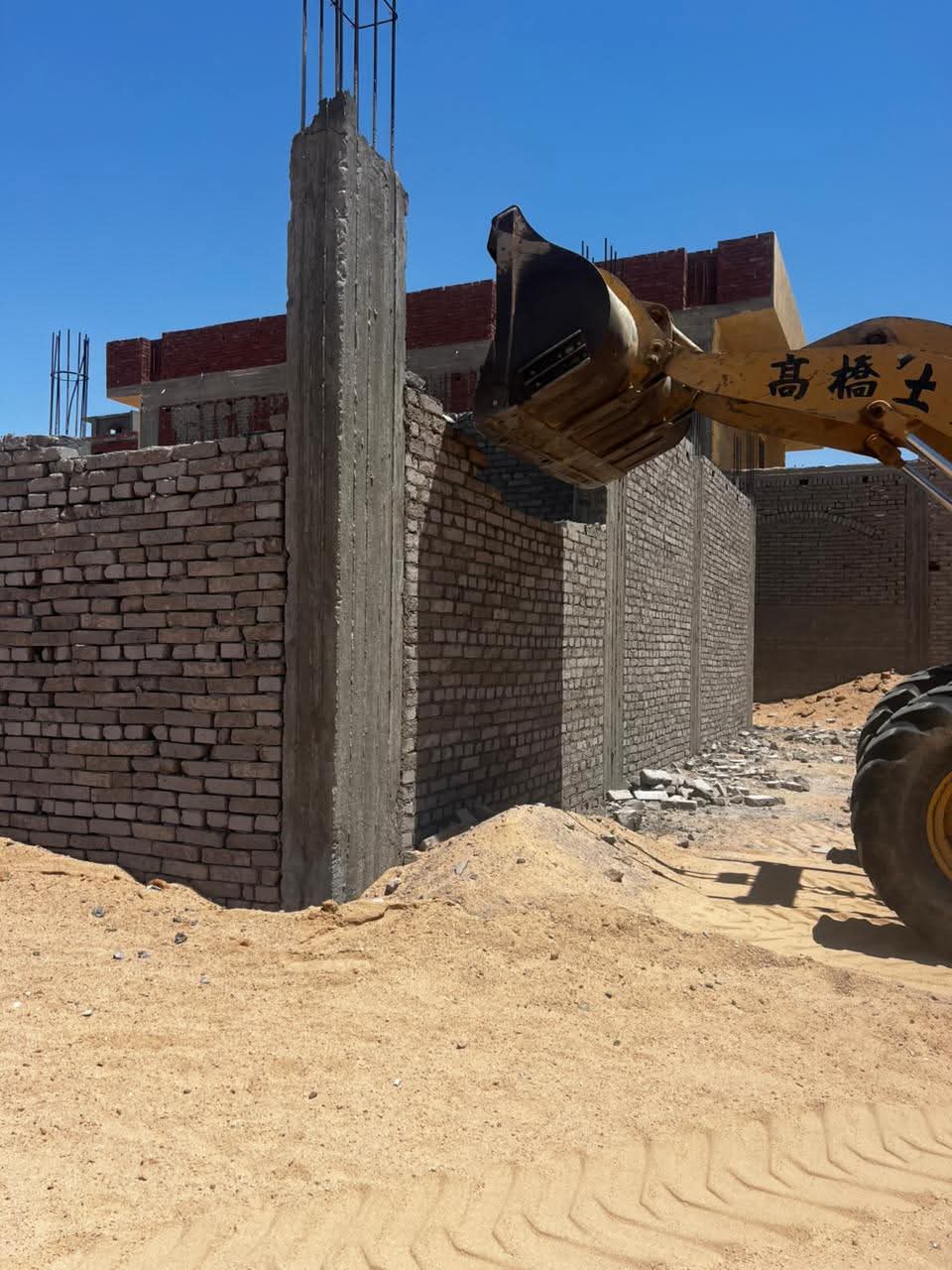 إزالات فورية للمباني المخالفة بمنطقة الفيروز الجديدة