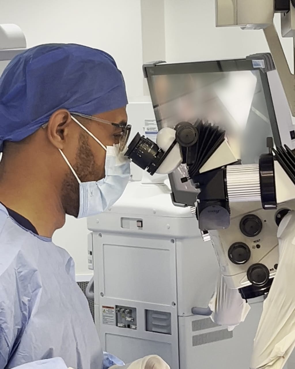 نجاح أول جراحة دقيقة لاستئصال ورم بالمخ باستخدام المايكروسكوب الجراحي