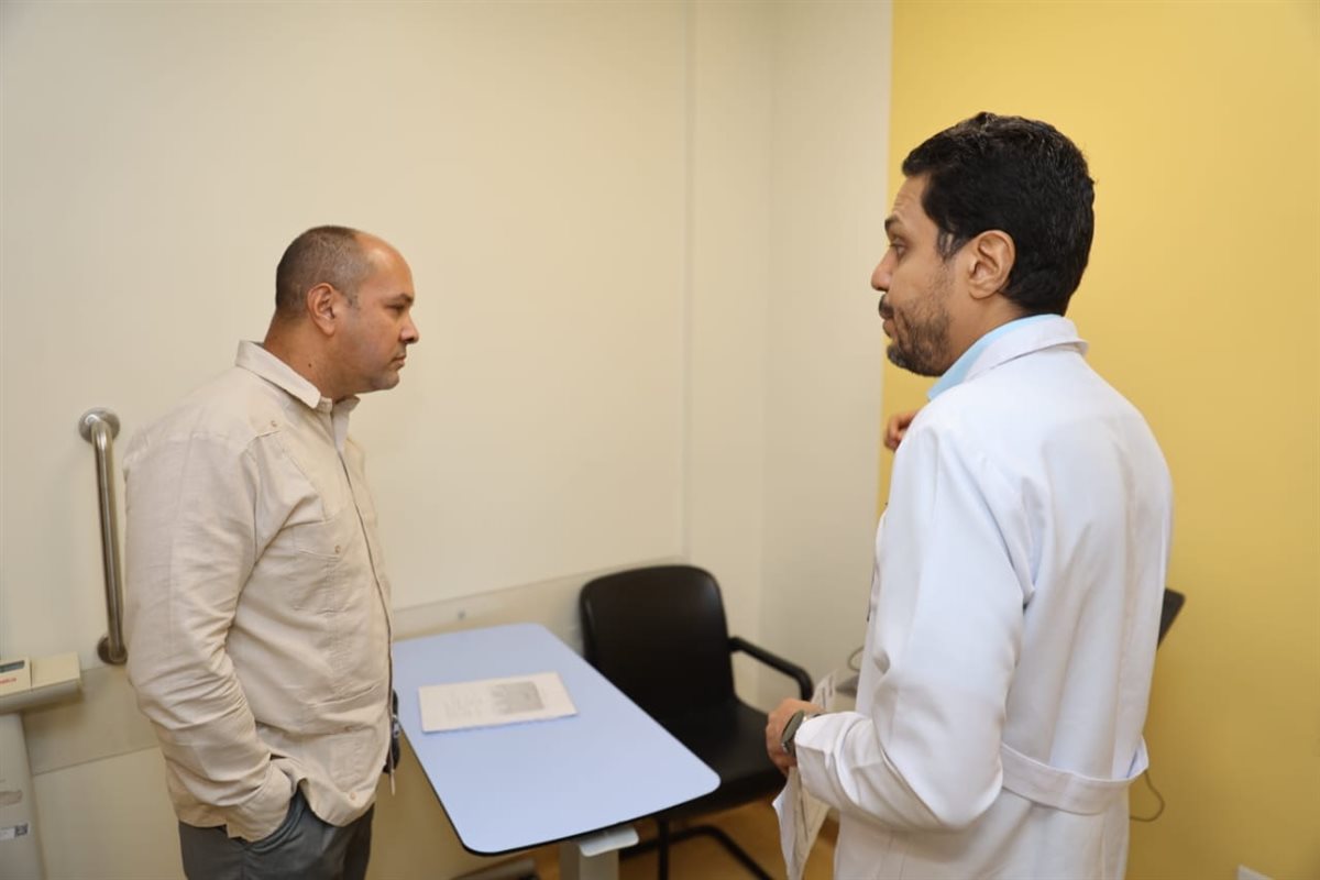 السفير الكوبي في زيارة لمستشفى أورام الأقصر