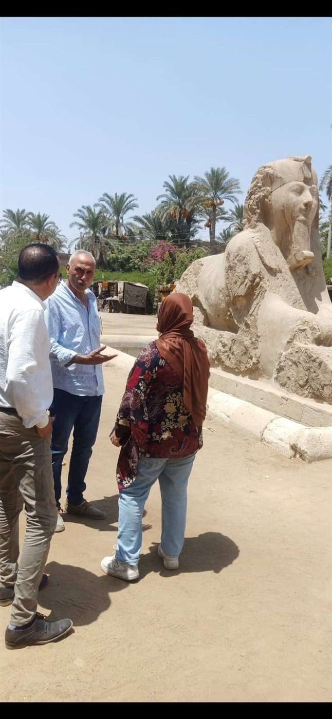 رئيس الإدارة المركزية لآثار القاهرة والجيزة يتفقد منطقة آثار ميت رهينة