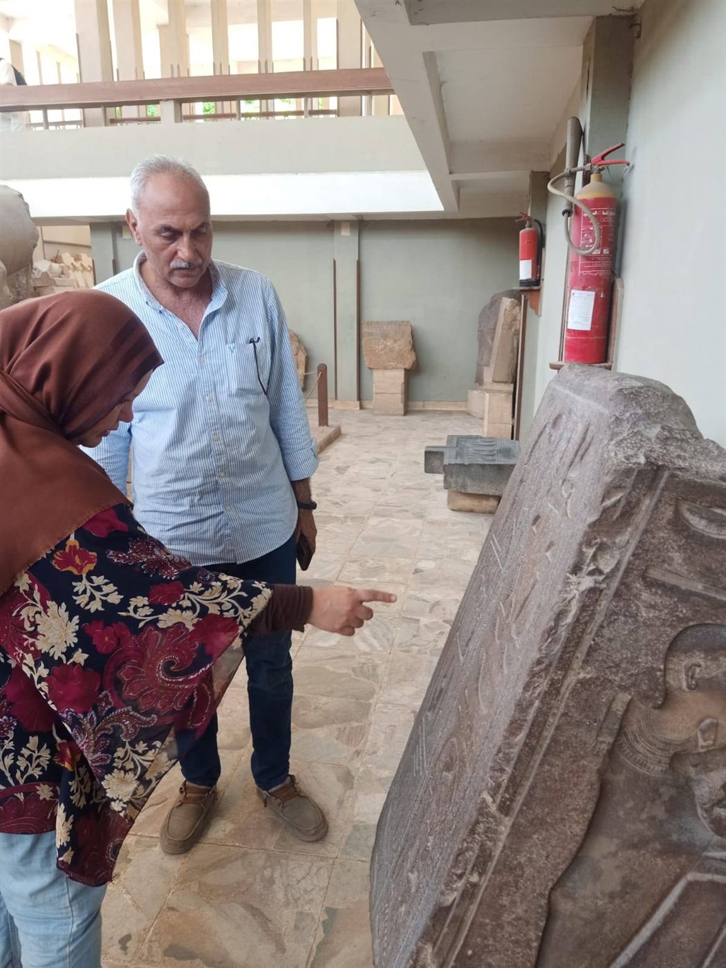 رئيس الإدارة المركزية لآثار القاهرة والجيزة يتفقد منطقة آثار ميت رهينة