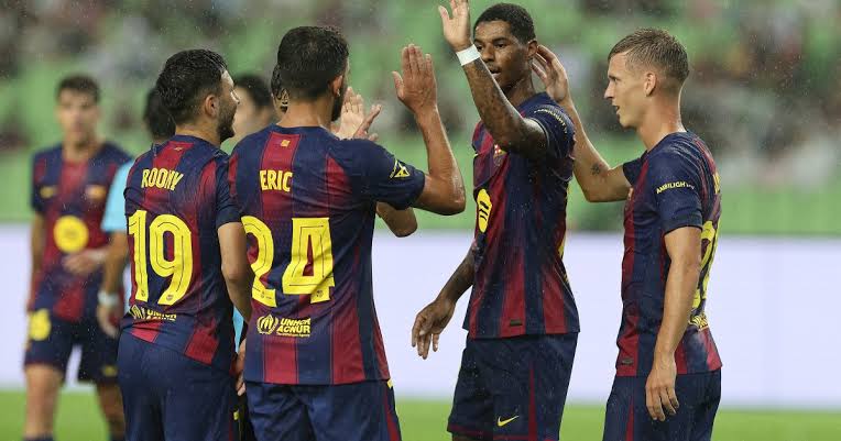 القنوات الناقلة لمشاهدة بث مباشر مباراة برشلونة وكومو اليوم في كأس خوان جامبر 2025