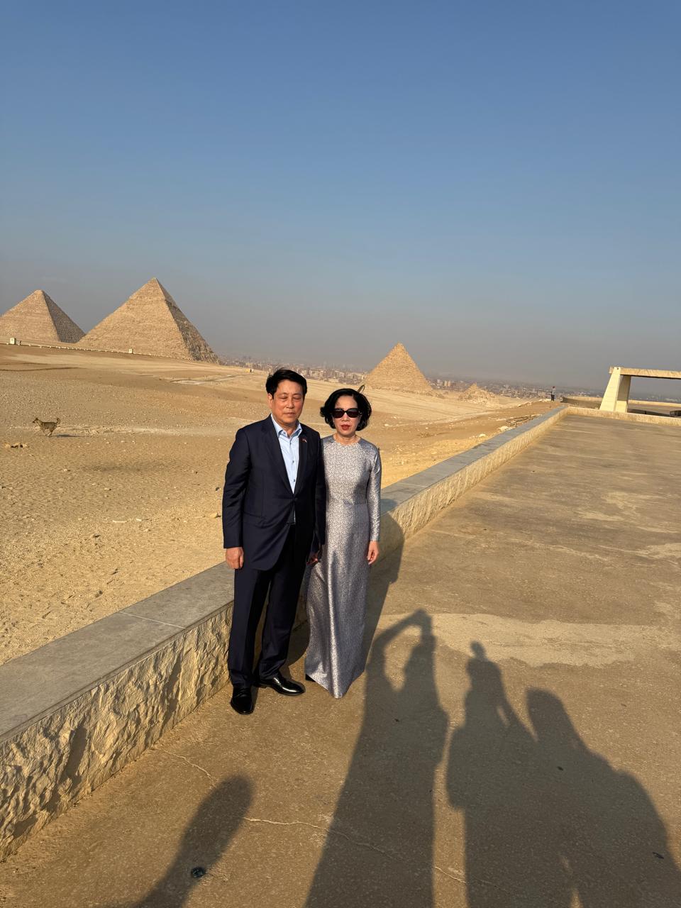  رئيس جمهورية فيتنام يزور أهرامات الجيزة 