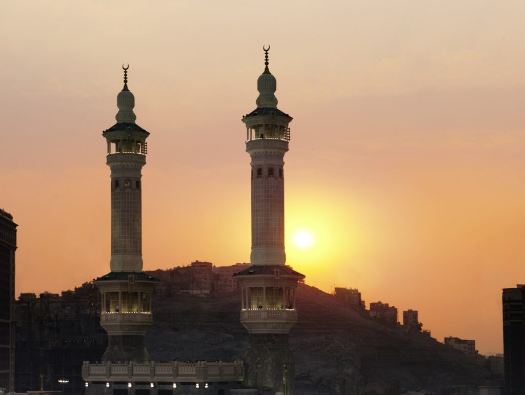 درجات الحرارة في مكة والمدينة الأسبوع القادم