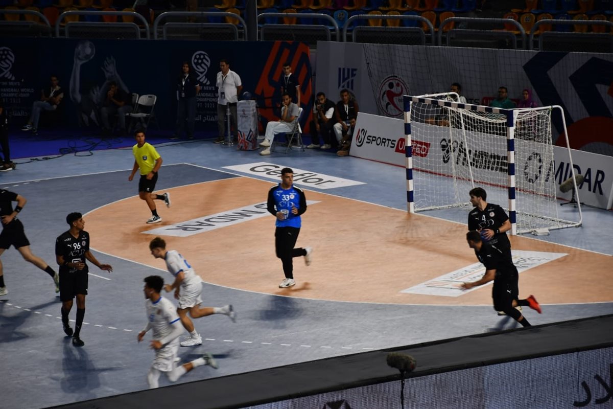 منتخب ناشئي كرة اليد أمام التشيك (5)