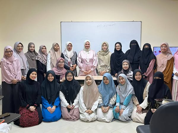 ذة الدكتورة نهلة الصعيدي مستشارة شيخ الأزهر لشؤون الوافدين 