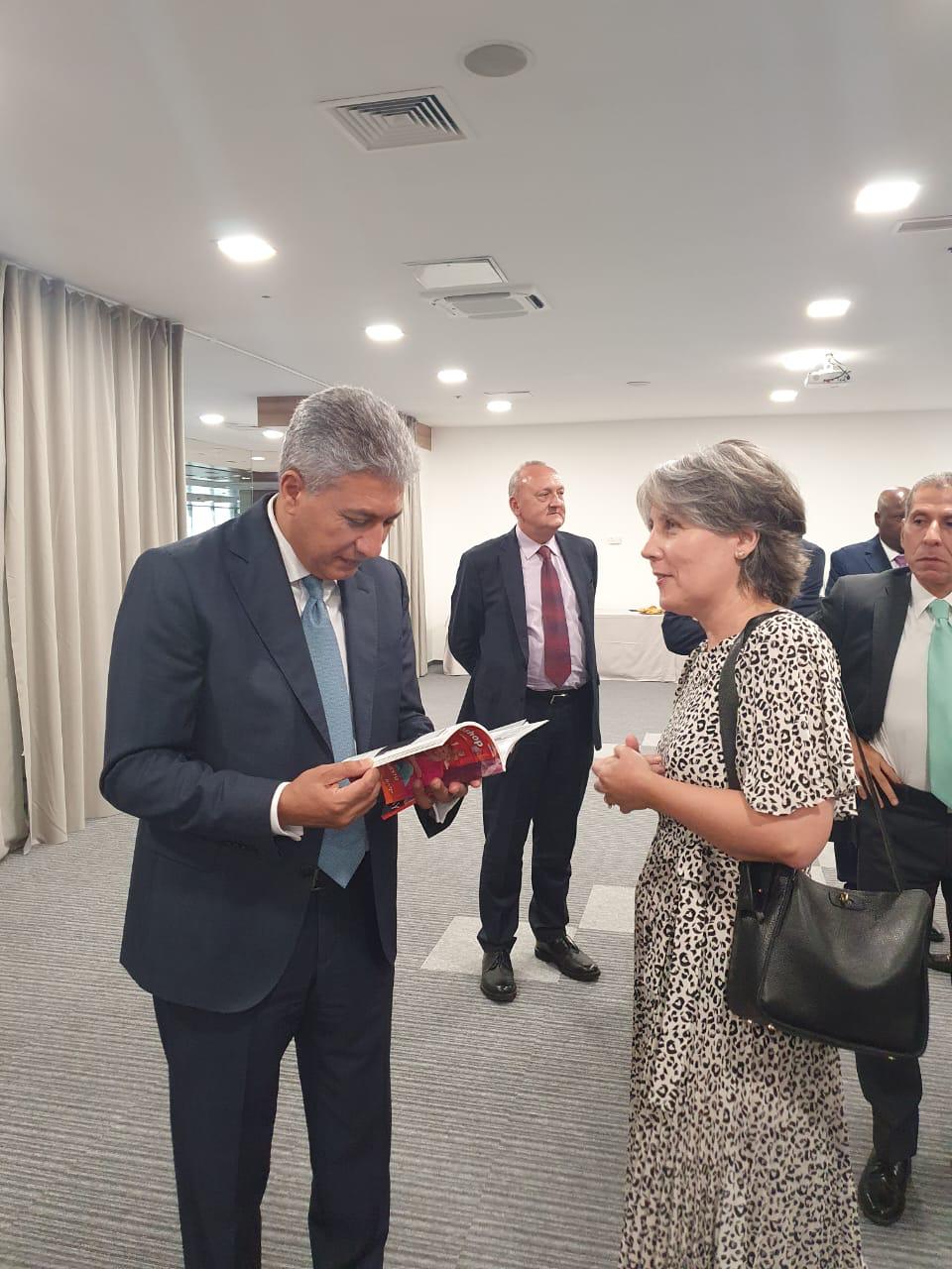 وزير السياحة والآثار 