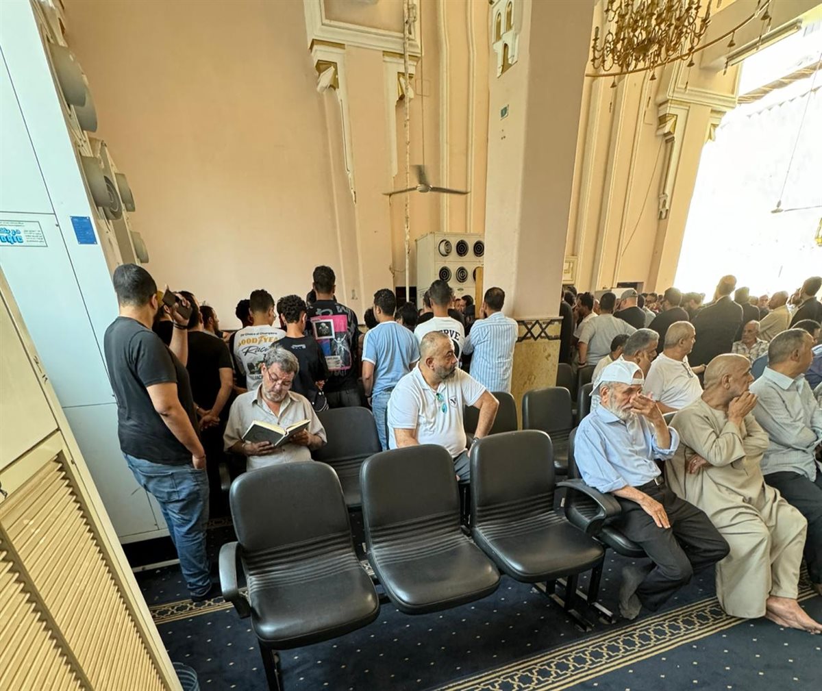 <strong>تشييع جثمان هيثم سمير بطل السباقات الدولي لمثواه الأخير </strong>