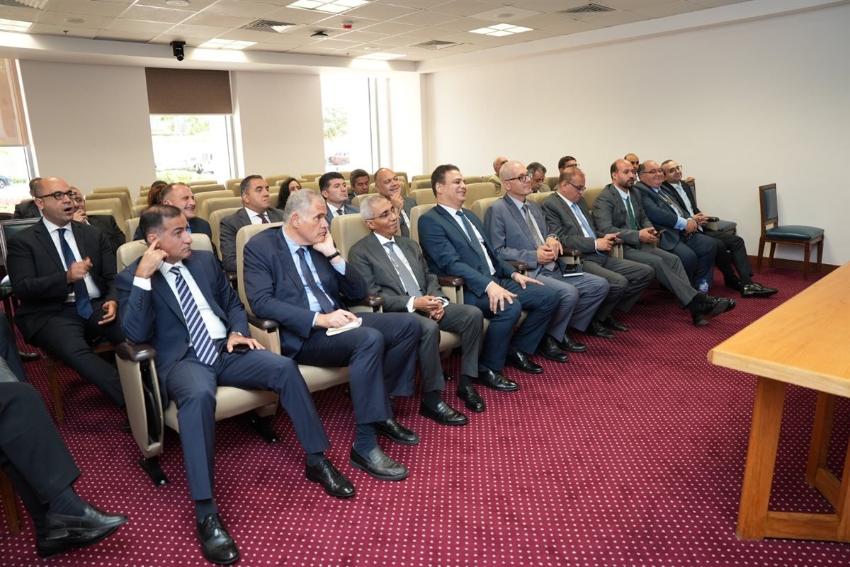  لقاء موسعًا مع السفراء المنقولين للعمل بالسفارات والبعثات المصرية بالخارج،