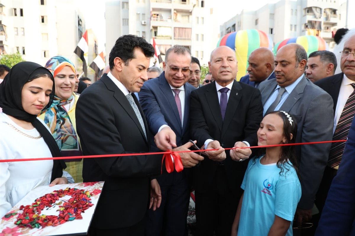 <strong>افتتاح حمام سباحة نصف أوليمبي بمركز التنمية الشبابية بالأسمرات</strong>