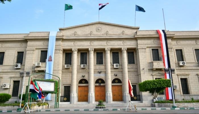 مصاريف كلية آداب قسم لغات وترجمة جامعة القاهرة 2025
