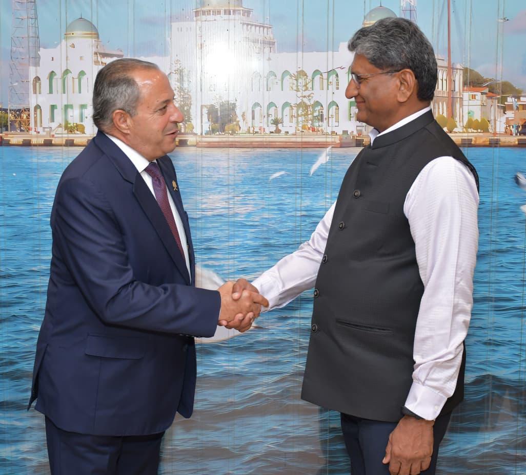 محافظ بورسعيد يستقبل سفير الهند 