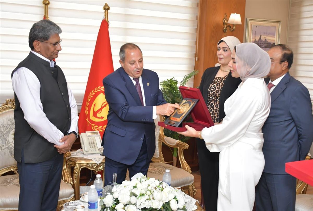 محافظ بورسعيد يستقبل سفير الهند 