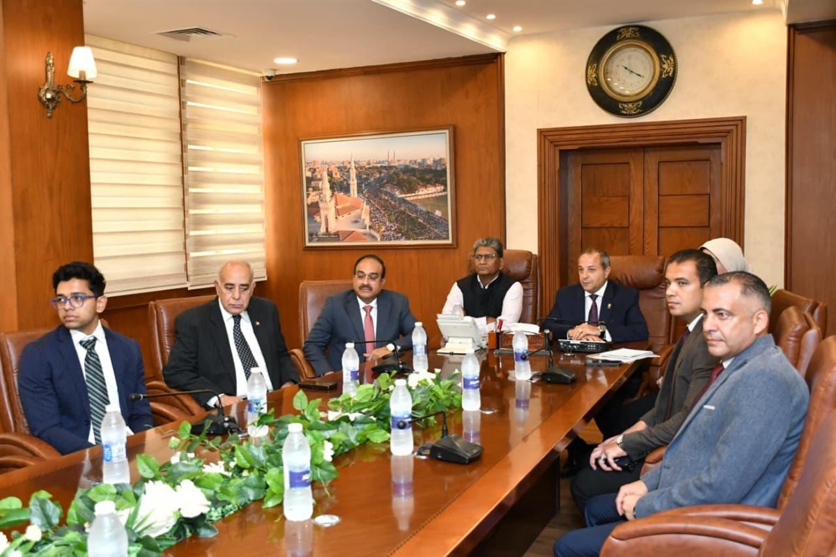 محافظ بورسعيد يستقبل سفير الهند 