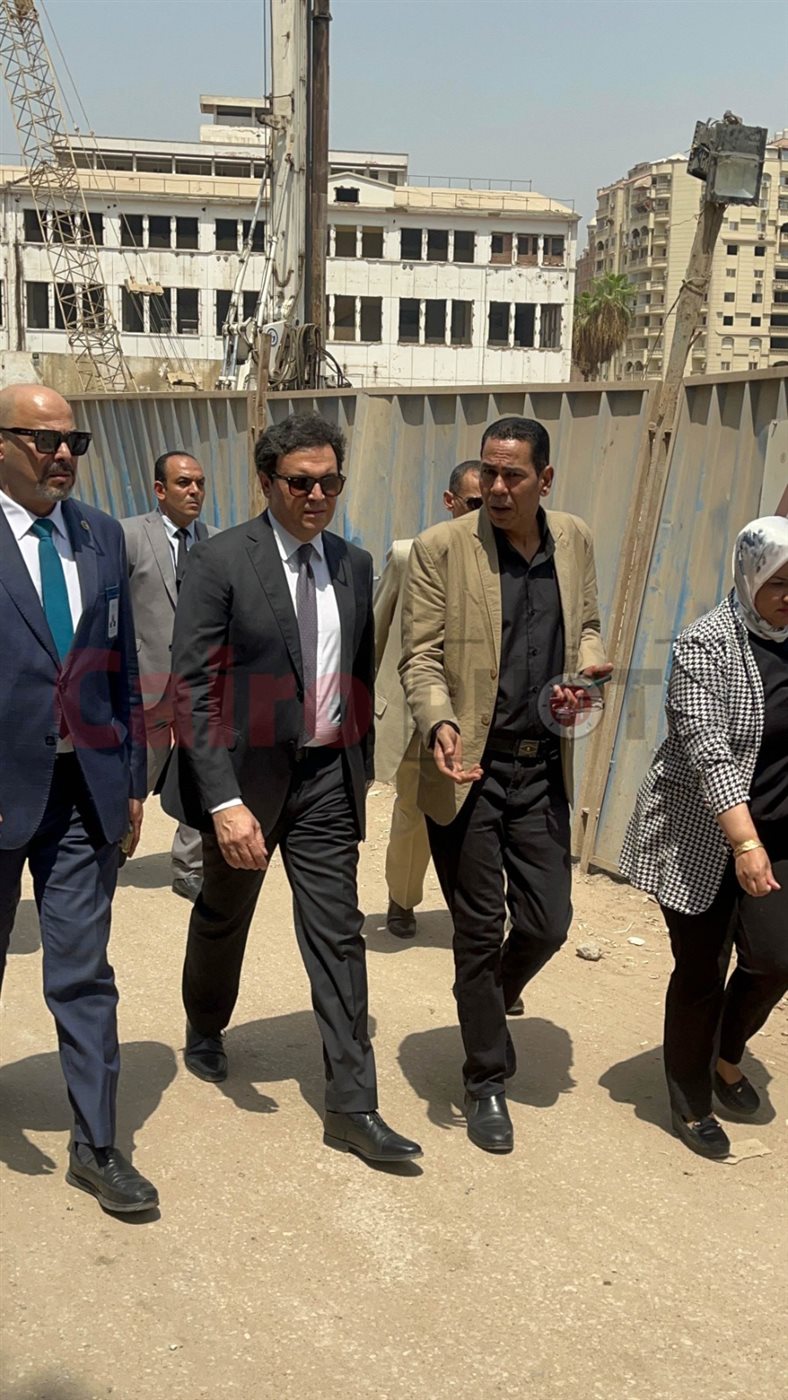 وزير الثقافة يصل مستشفى معهد ناصر لوداع الأديب الكبير صنع الله إبراهيم