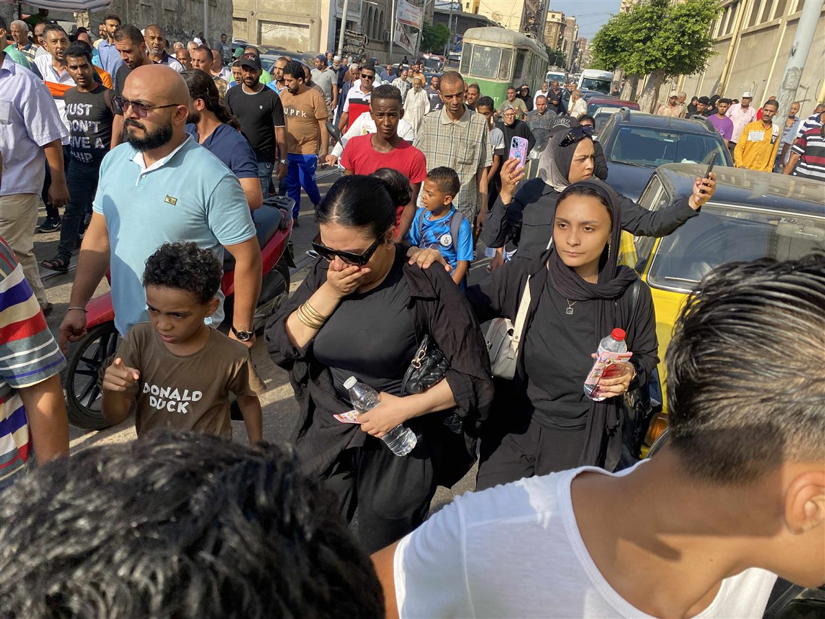 تشييع جثمان السيدة المقتولة علي يد طليقها 