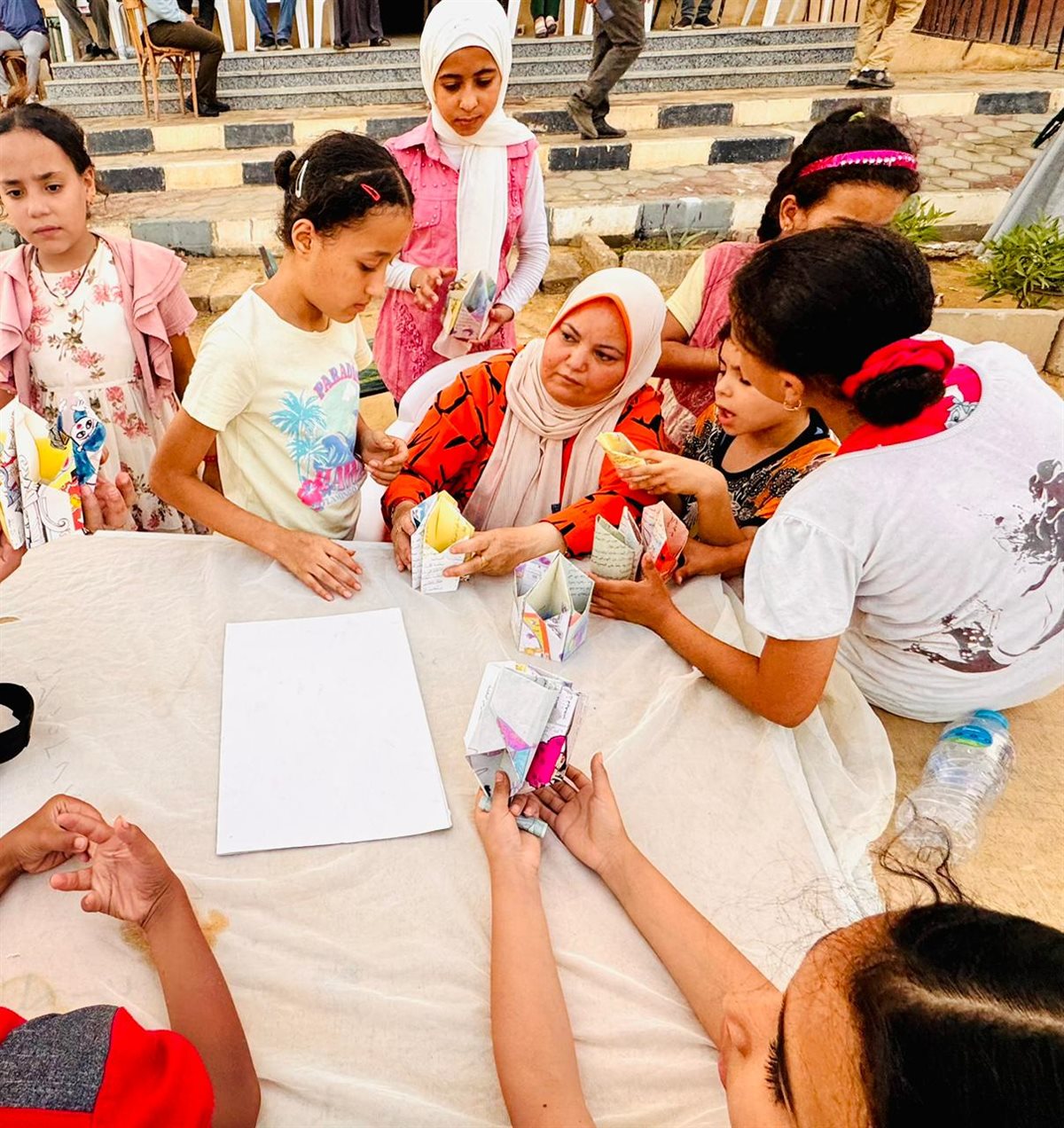 ثقافة الفيوم: المسرح المتنقل يضئ قرية الشواشنه في اليوم الثاني بالعروض والورش الفنية