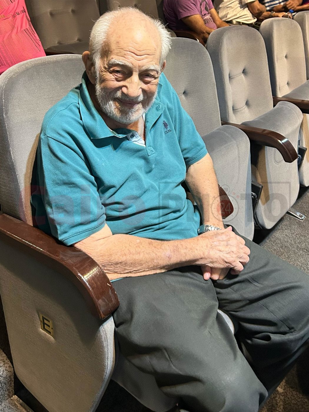 <strong>رشوان توفيق أول الحاضرين في إحياء ذكرى الأربعين للفنانة سميحة أيوب</strong>