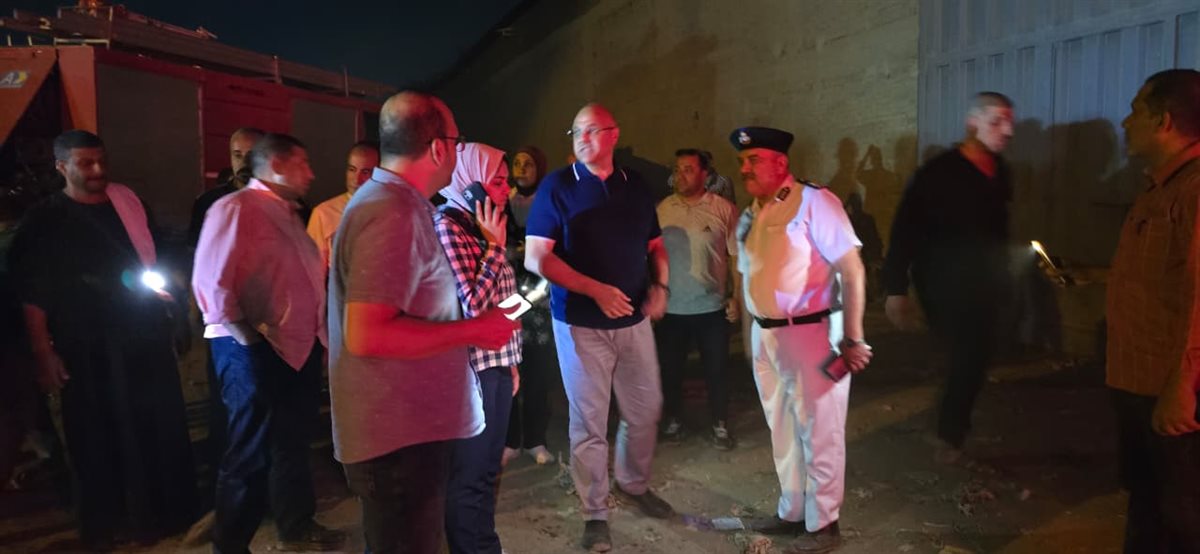محافظ القليوبية ينتقل لموقع حريق مخزن بلاستيك بشلقان في القناطر