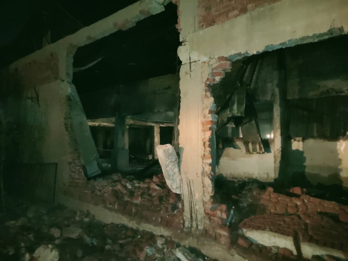 محافظ القليوبية ينتقل لموقع حريق مخزن بلاستيك بشلقان في القناطر