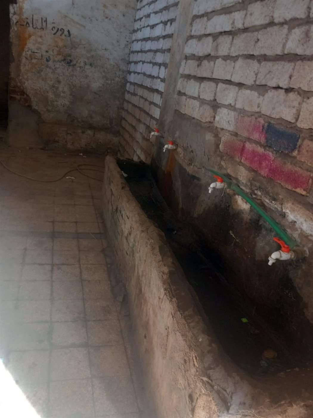 المدرسة الآيلة للسقوط